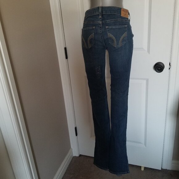 Hollister Boot Cut Jeans - Picture 2 of 10